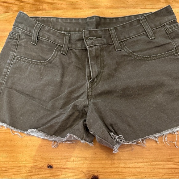 Levi’s Cotton olive green shorts size 7JR - Picture 7 of 7